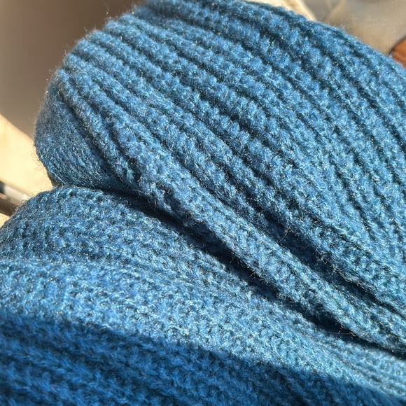 Library Sweater - Picture 3 of 4